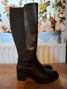 Black Knee High Boots. Size 39