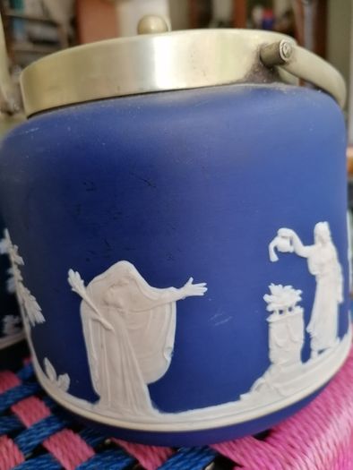 2 Vintage Tunstall ware biscuit barrels