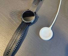 Huawei Watch GT3 For Parts Repair & Wireless Charger