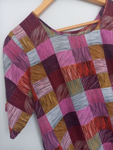 women summer top/ tunic.size12/14