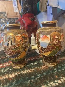 Pair of large Japanese satsuma vases free postage