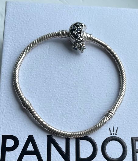 Pandora Moments Sparkling Moon clasp snake