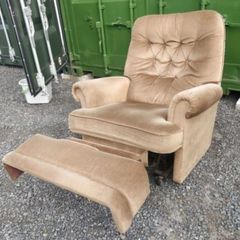 Vintage La-Z-Boy Style Manual Recliner  Ultimate Comfort