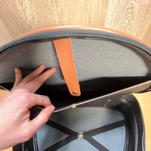 Aston Vintage Semi-Circle Case Travel Bag - Domed Retro