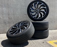 Genuine Volkswagen R-Line Ventura  17" Alloy Wheels - Good Year Tyres
