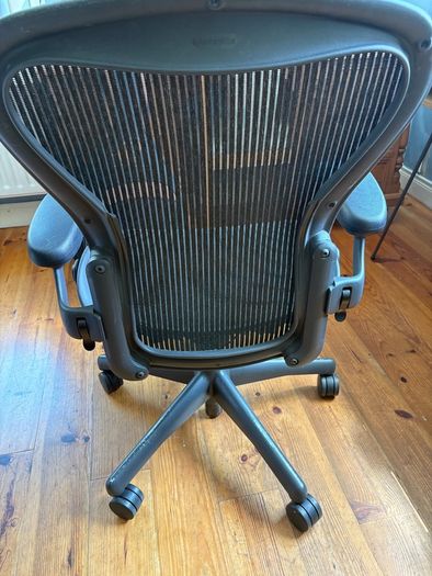 Herman Miller Aeron Size B