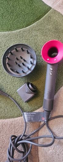 Dyson  supersonic  hairdryer
