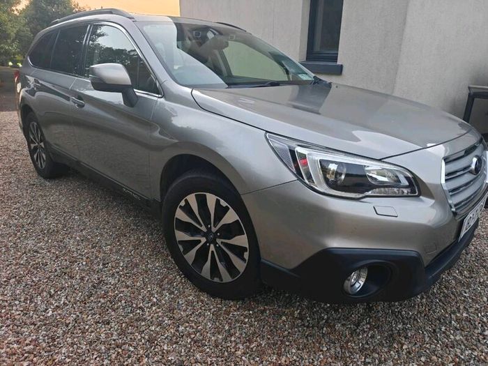 2018 Subaru Outback Premium 2.0D low mileage