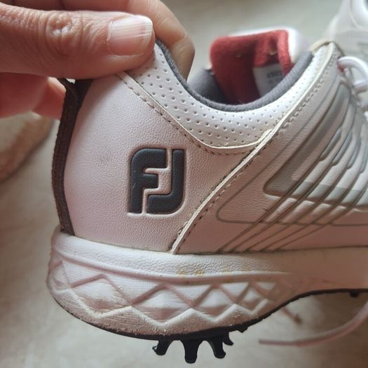 golf shoes