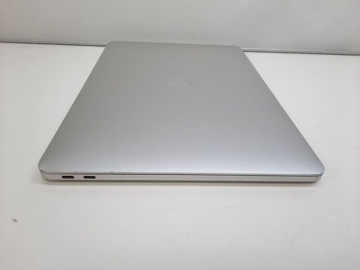 2017 Apple Macbook Pro 13" I5 Cpu 2.30ghz 8gb Ram 128gb Ssd
