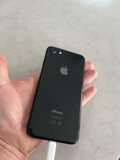 iPhone 8 64GB