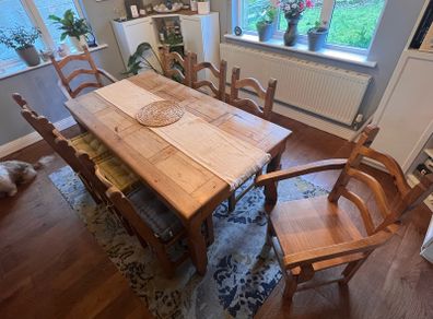 PRICE DROP Solid pine dining table with 8 chairs (6 single 2 carver)