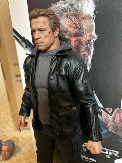 Terminator T-800 Guardian Genisys Hot Toys 1/6 Scale MMS 307
