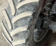 Tyres 440/65/24
