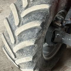 Tyres 440/65/24