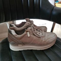 Shoes size 40