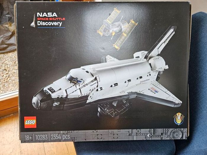 LEGO Icons NASA Space Shuttle Discovery Retired Product