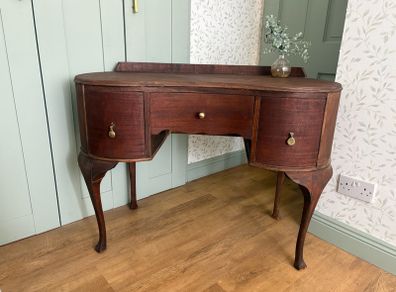 Vintage dressing table