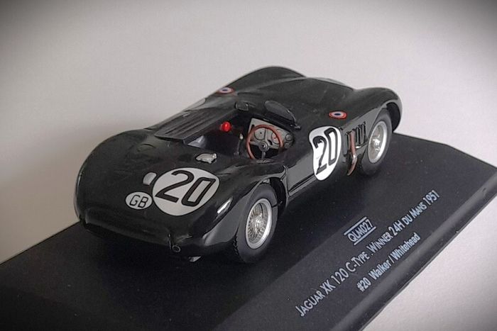 Diecast Model Le Mans Winning Aston Martin & Jaguar - Quartzo 1:43