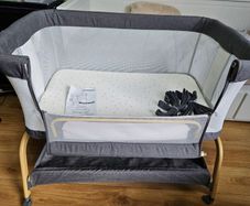 Baby bedside crib