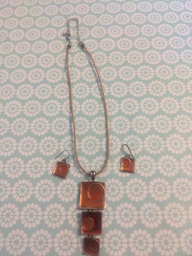 Necklace and earring set