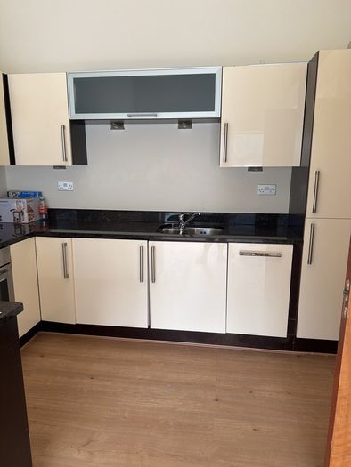 Whole Kitchen - cupboards & appliances & floors
