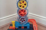 Hot Wheels City super twist tire shop.