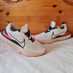 2022 nike react infinity flyknit 3 Size 7.5 eu 42 white/pink in excellent condition