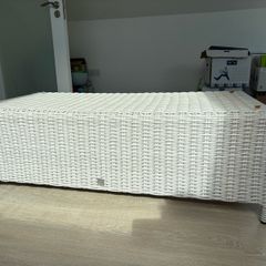 Outdoor living coffee table