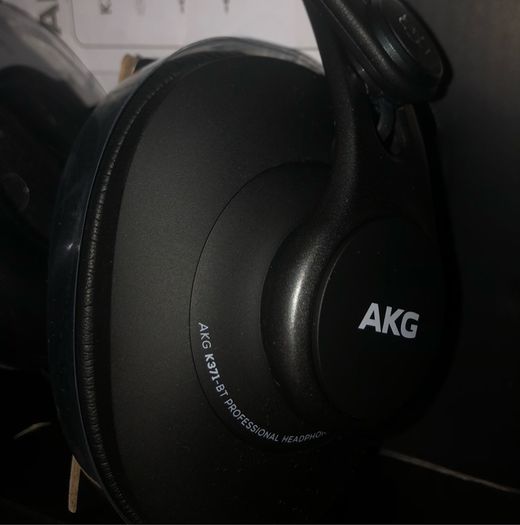 AKG K371 BT Bluetooth Professional Headphones with cable audio brand new