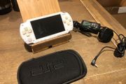 Holiday RETRO Heaven - PSP - Custom Firmware White Playstation Portable model 1000