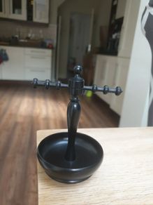Victorain Ebony Ring Stand