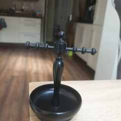 Victorain Ebony Ring Stand
