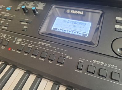 Yamaha PSR-E473