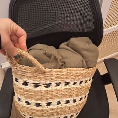 Basket + 2 Blankets