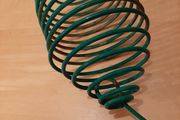 Spiral fat ball bird feeder