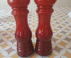 Le Creuset Salt and Pepper Mills