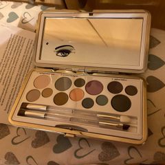 eyeshadow