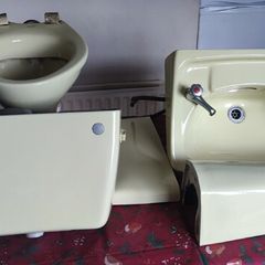 Avocado Bathroom Suite (Vintage)