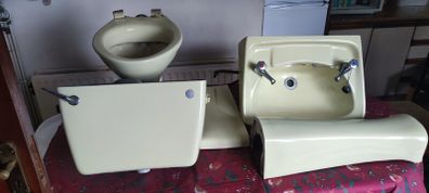 Avocado Bathroom Suite (Vintage)