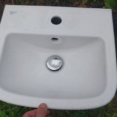 Bathroom sink with pedestal