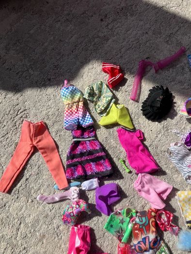 Barbie clothes, shoes, bags, jewellery and accessories