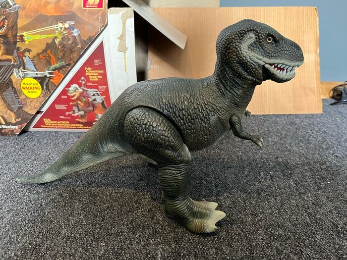 Dino Riders Tyrannosaurus Rex in box Working near complete