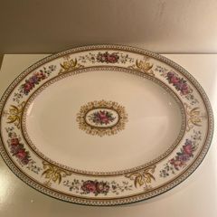 REDUCED WEDGWOOD Columbia 13.75 inch platter