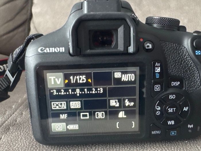 Canon 2000D, 18-55mm Zoom lens
