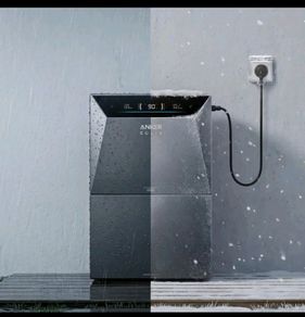Plug in Solar - Anker SOLIX SolarBank 4