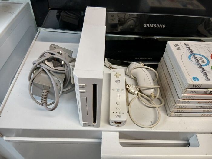 nintendo wii + games