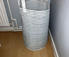 Laundry hamper