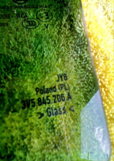 Skoda Superb rear Window Glass (pair)