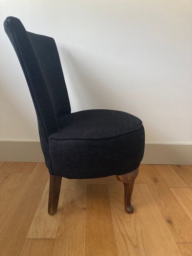 Dressing table chair